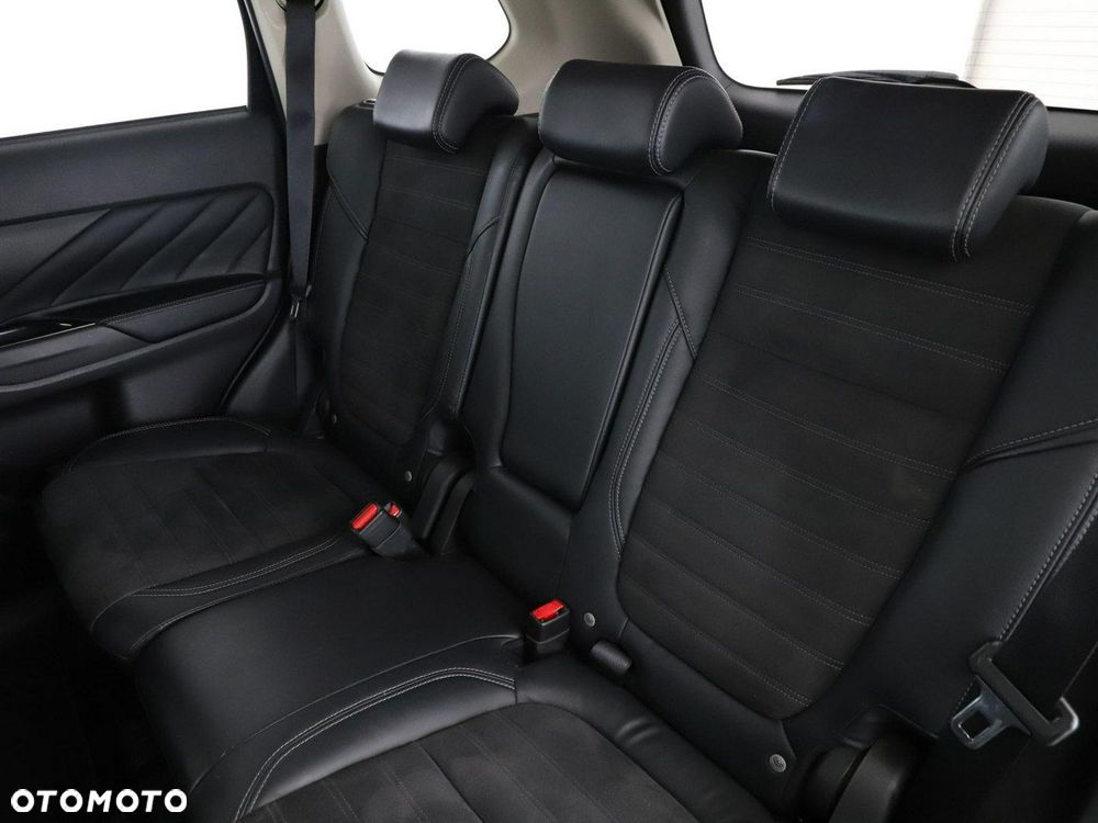 Mitsubishi Outlander 2.4 4WD - 19