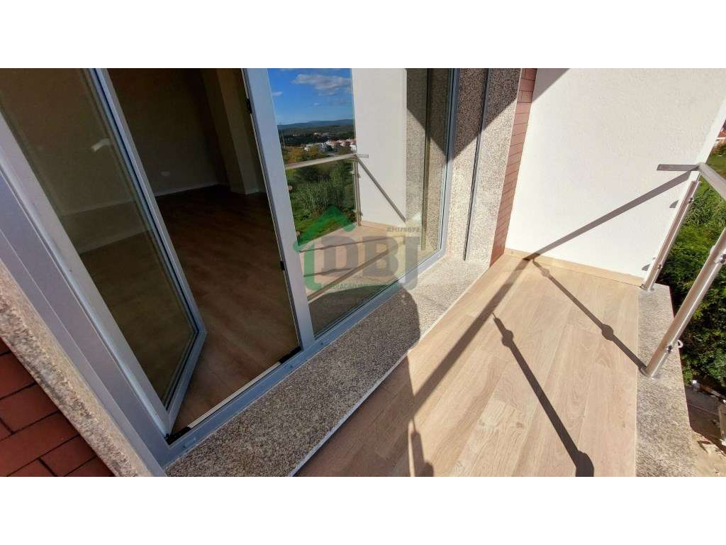 FABULOSO T3 DUPLEX NOVO - Boas áreas, 3 Suites! - Grande imagem: 3/24
