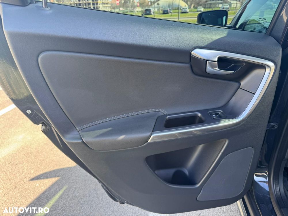 Volvo XC 60 D3 Momentum - 21