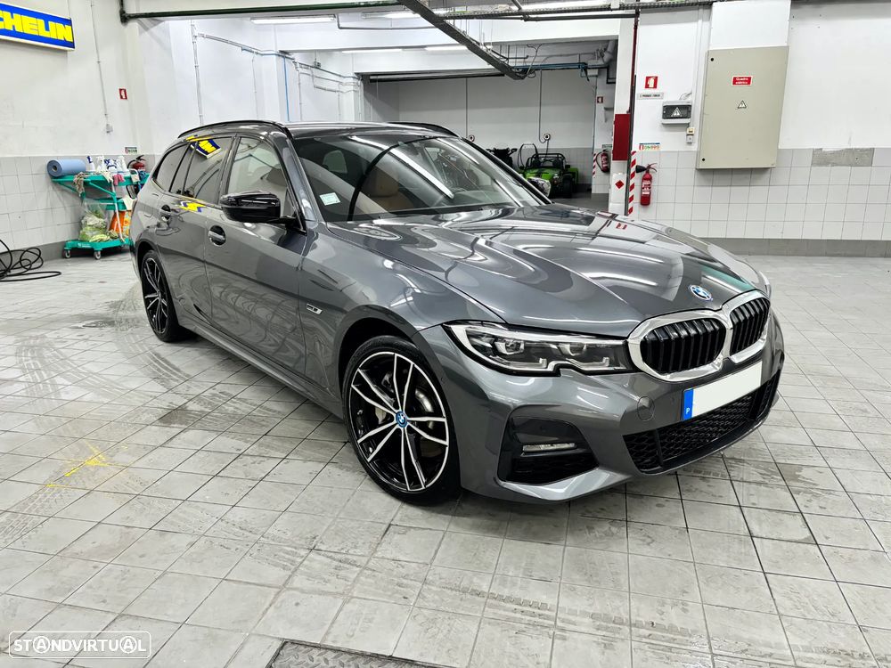 BMW 330 e Pack Desportivo M Auto - 1