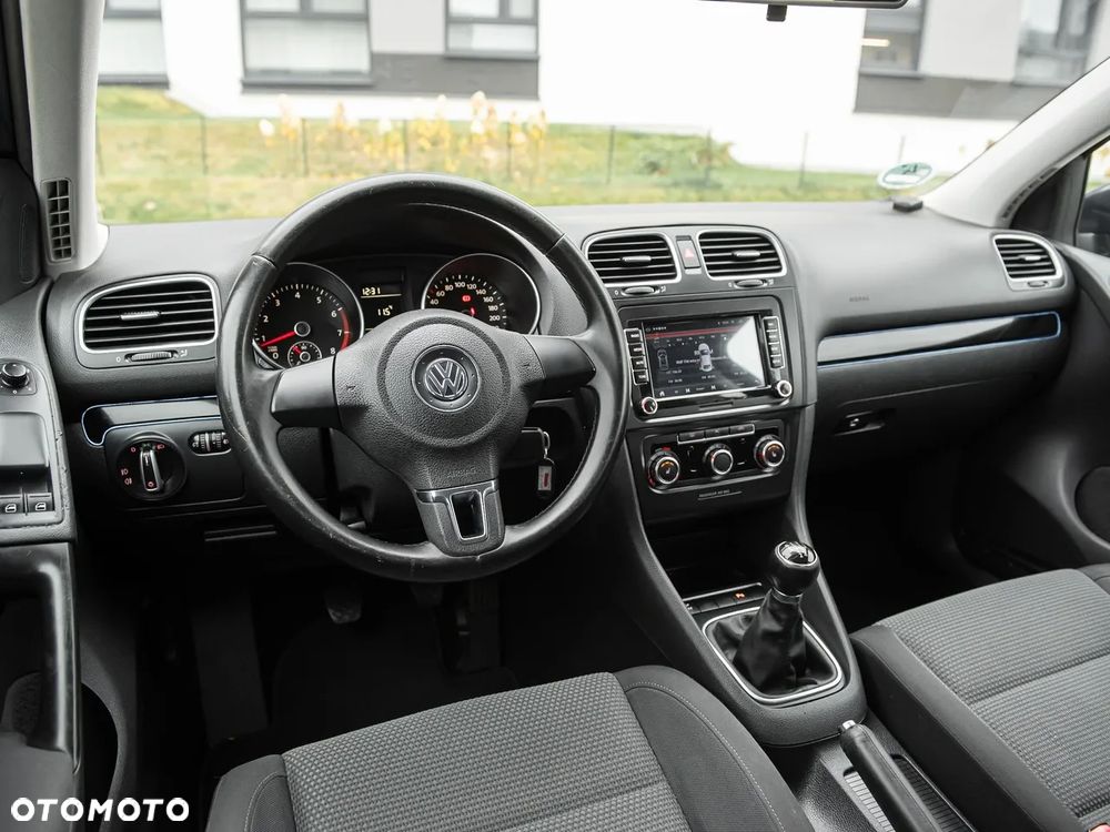 Volkswagen Golf - 22