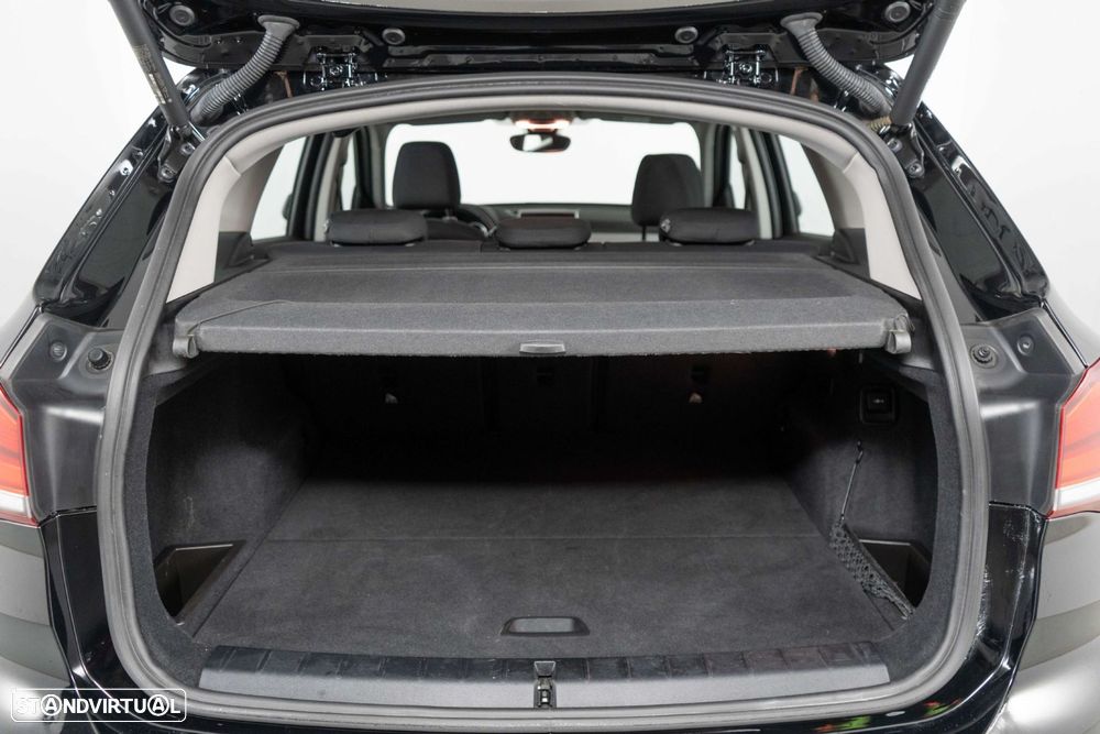 BMW X1 25 e xDrive Corporate Edition - 12