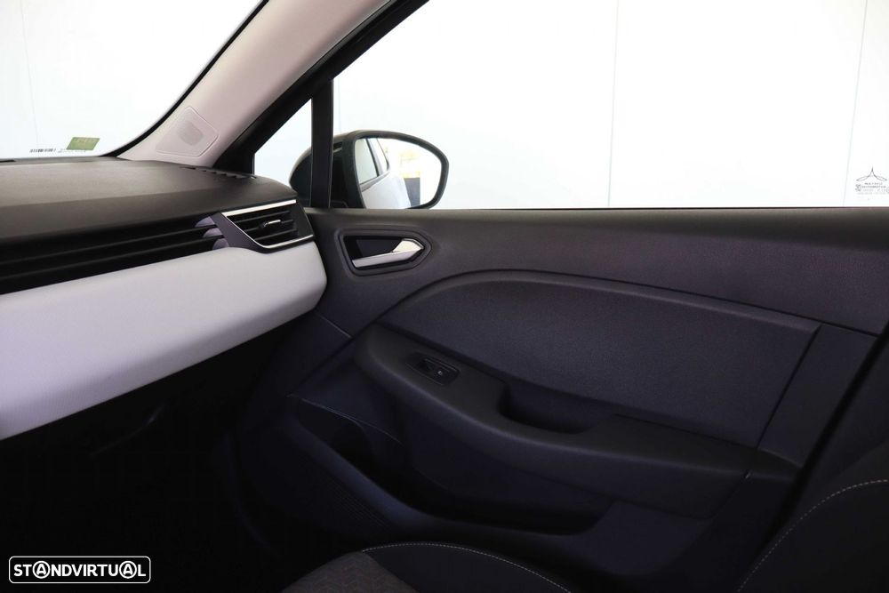 Renault Clio - 21
