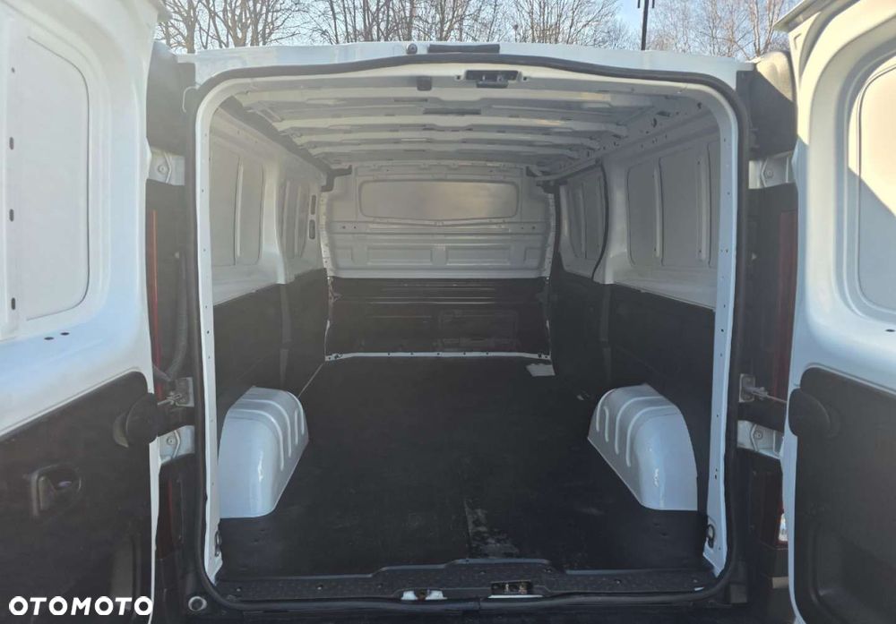 Renault Trafic - 25