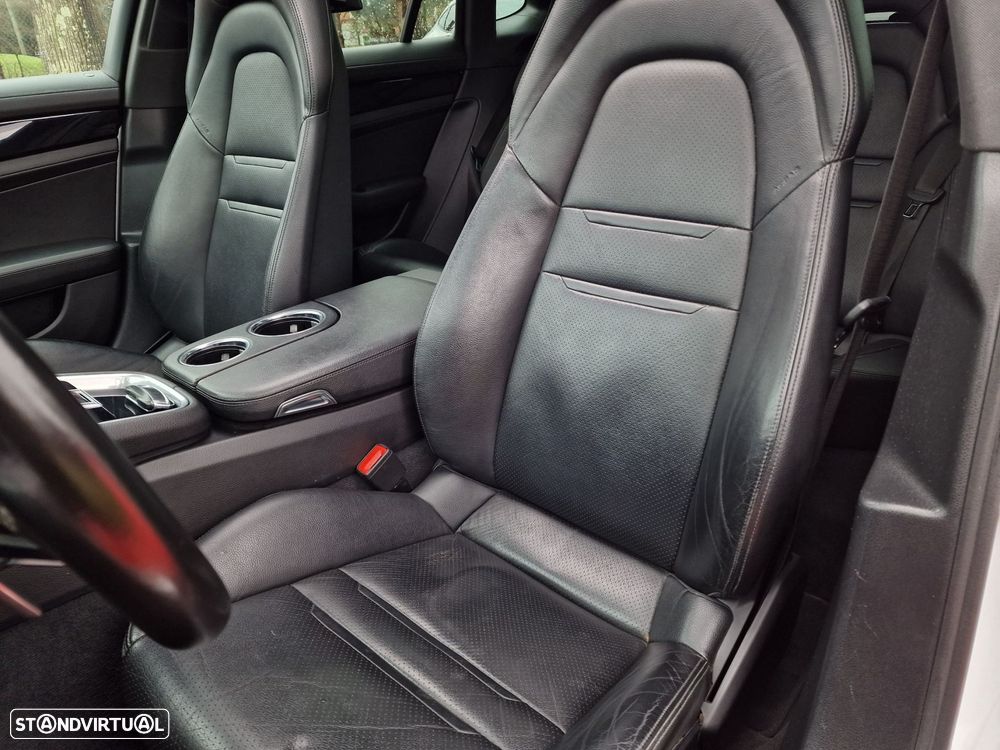 Porsche Panamera 4 E-Hybrid - 10