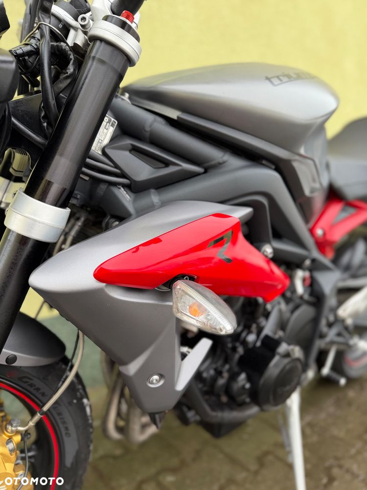Triumph Street Triple - 30