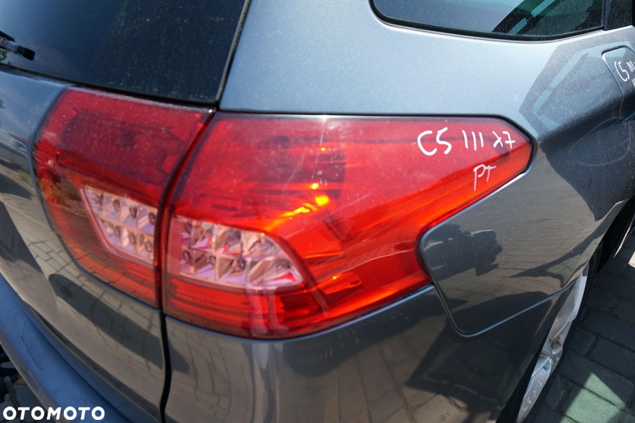 LAMPA TYLNA PRAWA C5 III X7 KOMBI  CITROEN 2008-2017 - 1