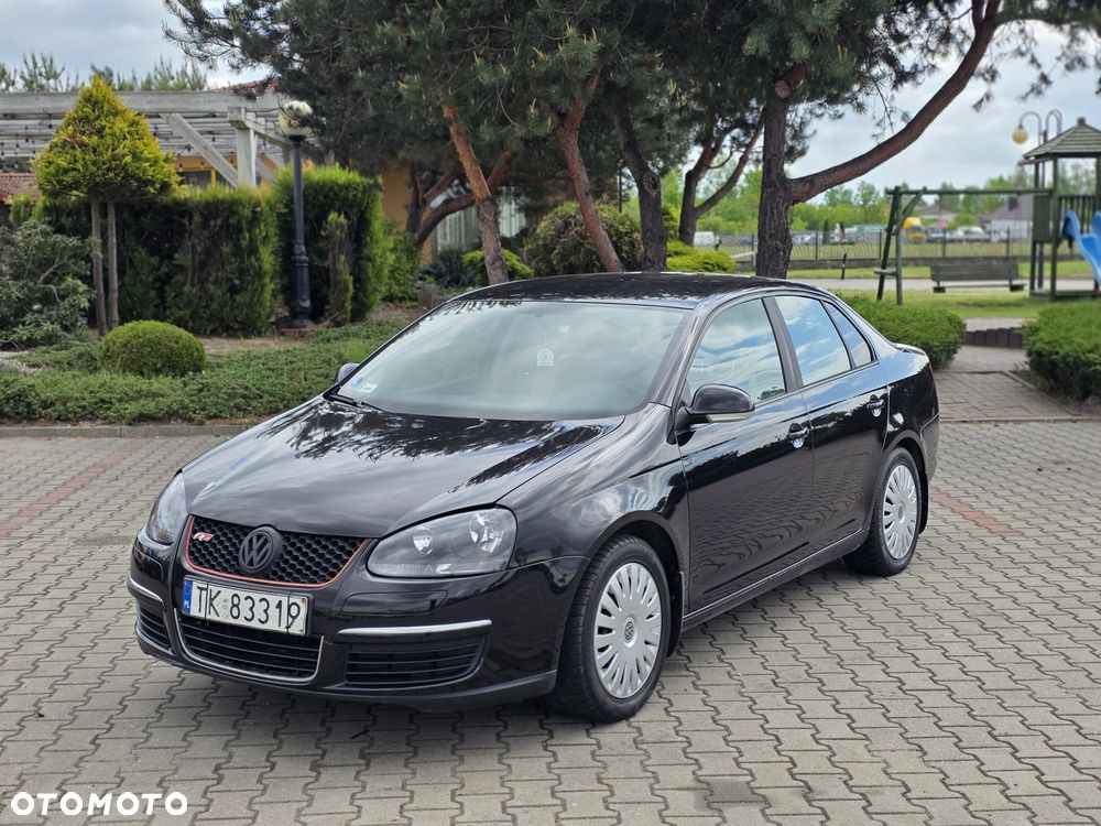 Volkswagen Jetta - 2