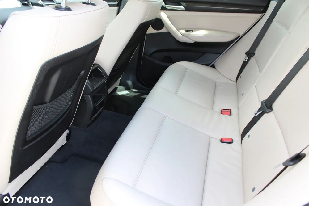 BMW X3 xDrive20d Luxury Line - 10