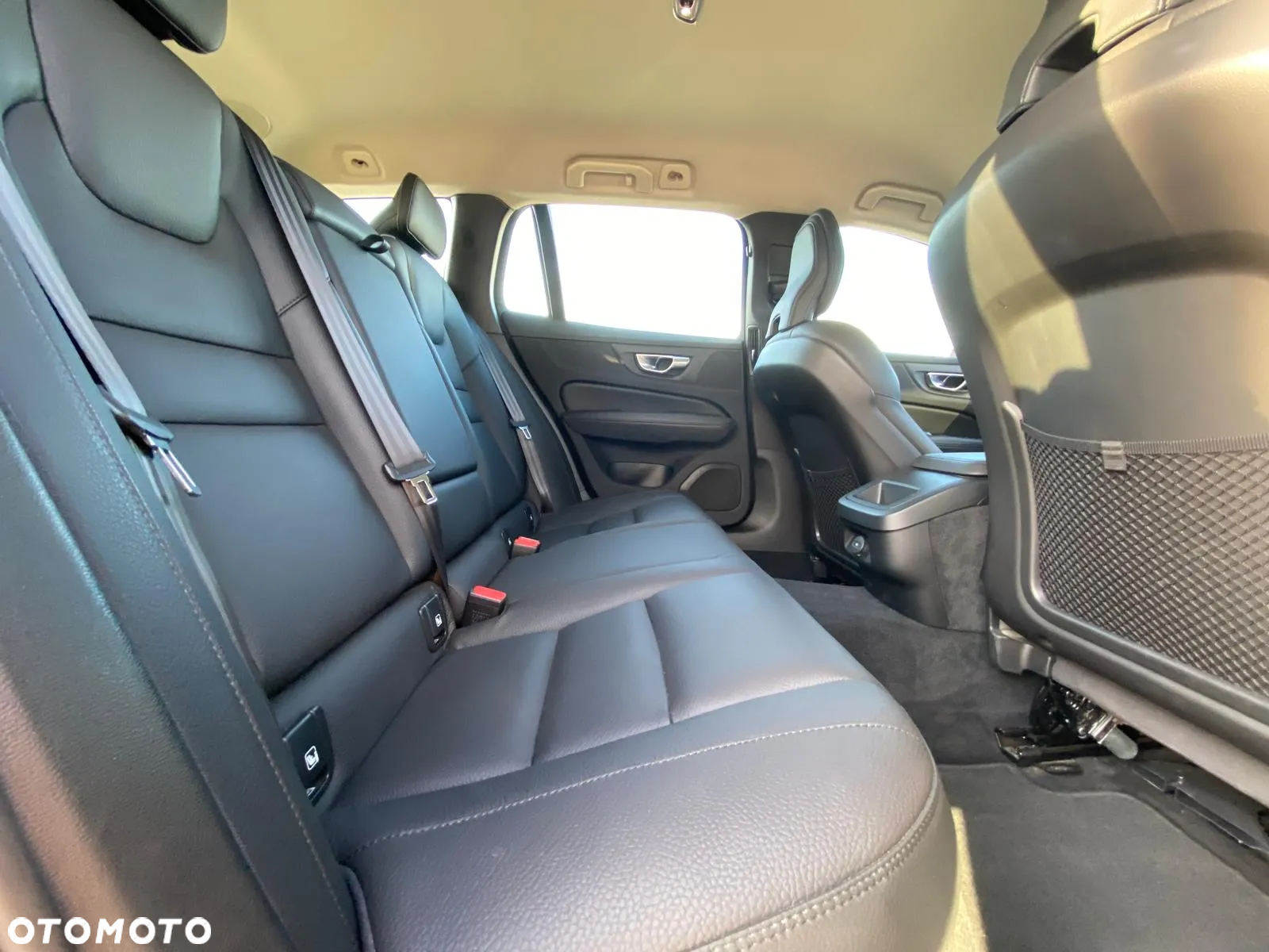 Volvo V60 Cross Country B4 D AWD Ultimate - 17
