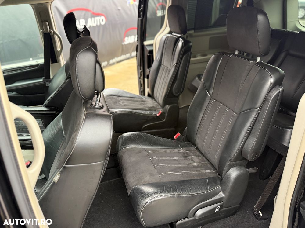 Lancia Voyager 2.8 Multijet 16v S - 16