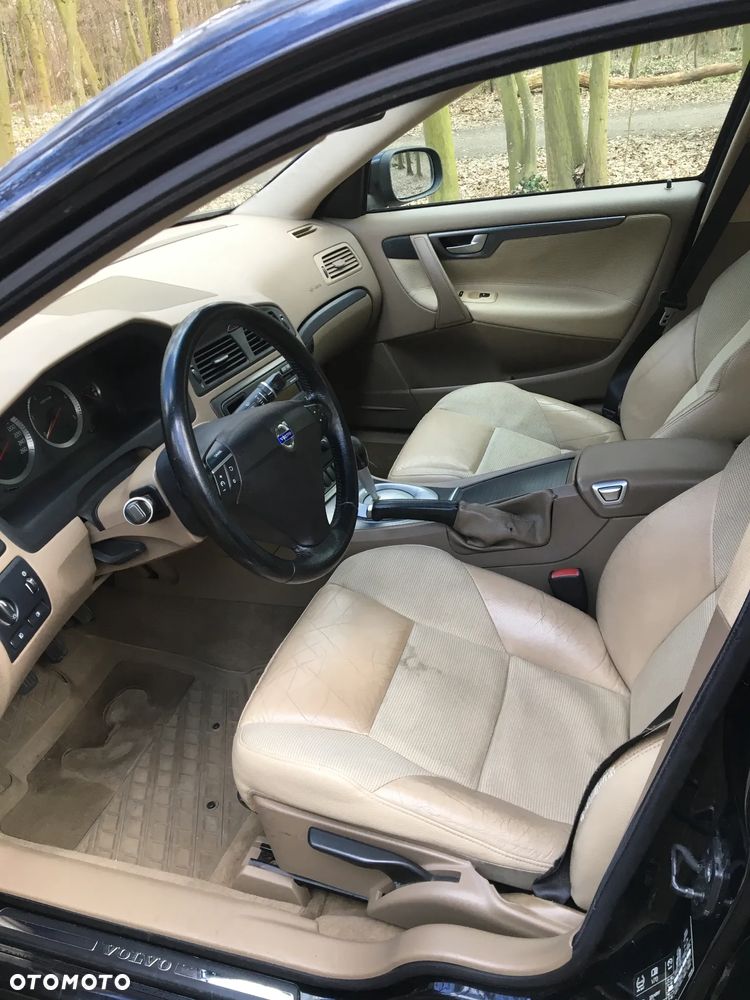 Volvo V70 D5 Momentum - 11
