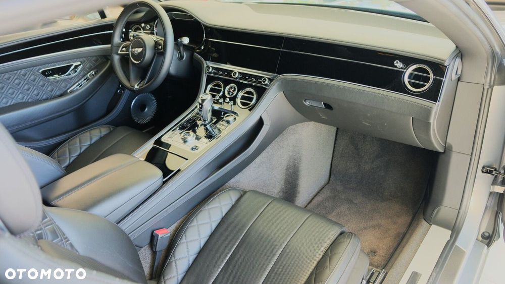 Bentley Continental GT - 11