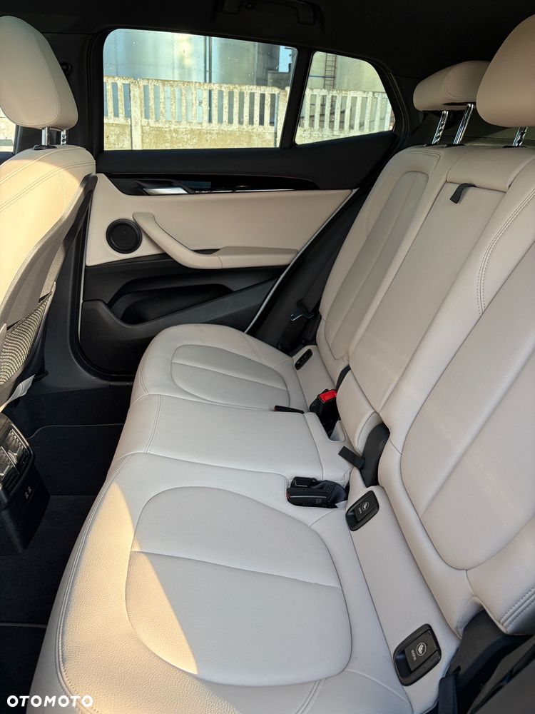 BMW X2 sDrive20i Advantage Plus - 18