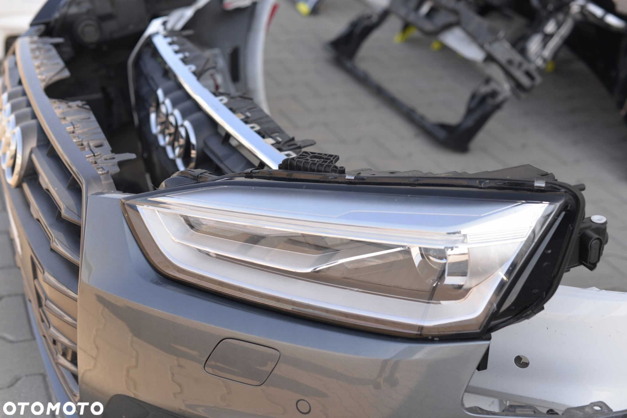 MASKA ZDERZAK GRILL BŁOTNIK LAMPA XENON FULL LED PAS BELKA AUDI A5 2016- 8W - 12