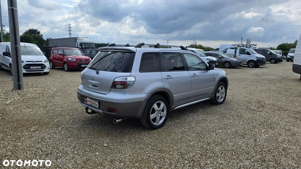 Mitsubishi Outlander - 5