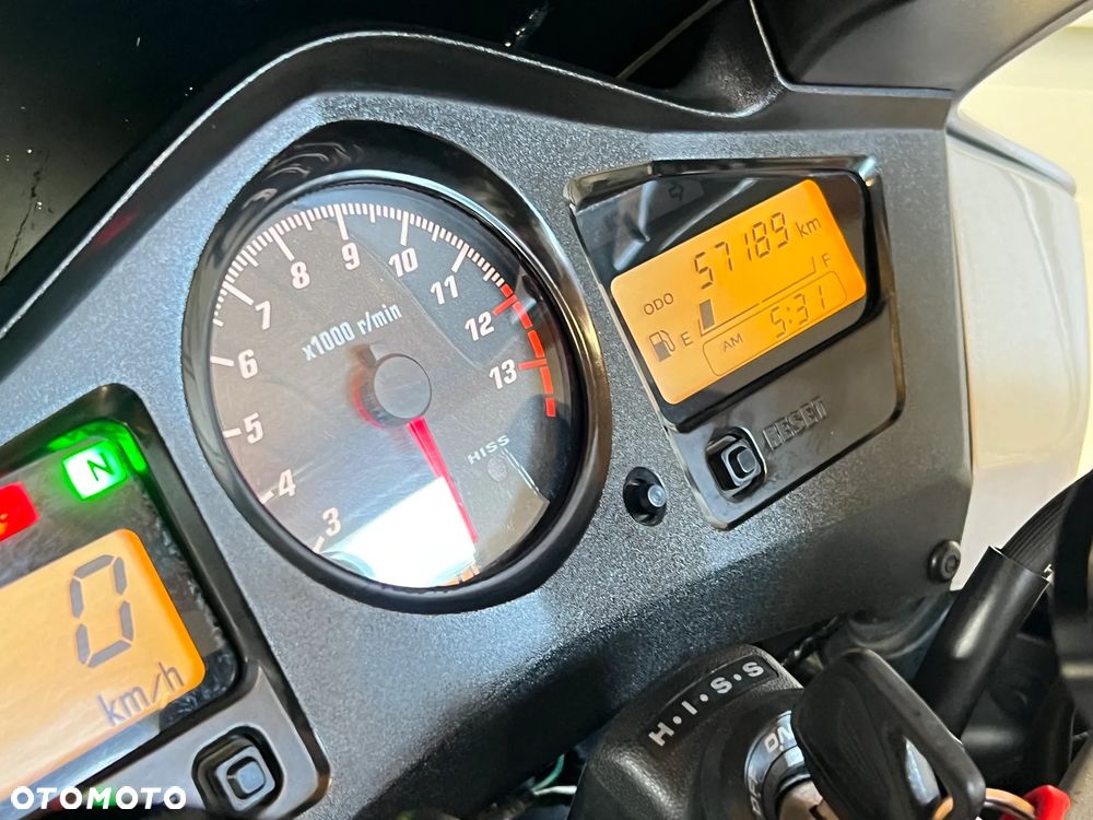 Honda VFR - 14