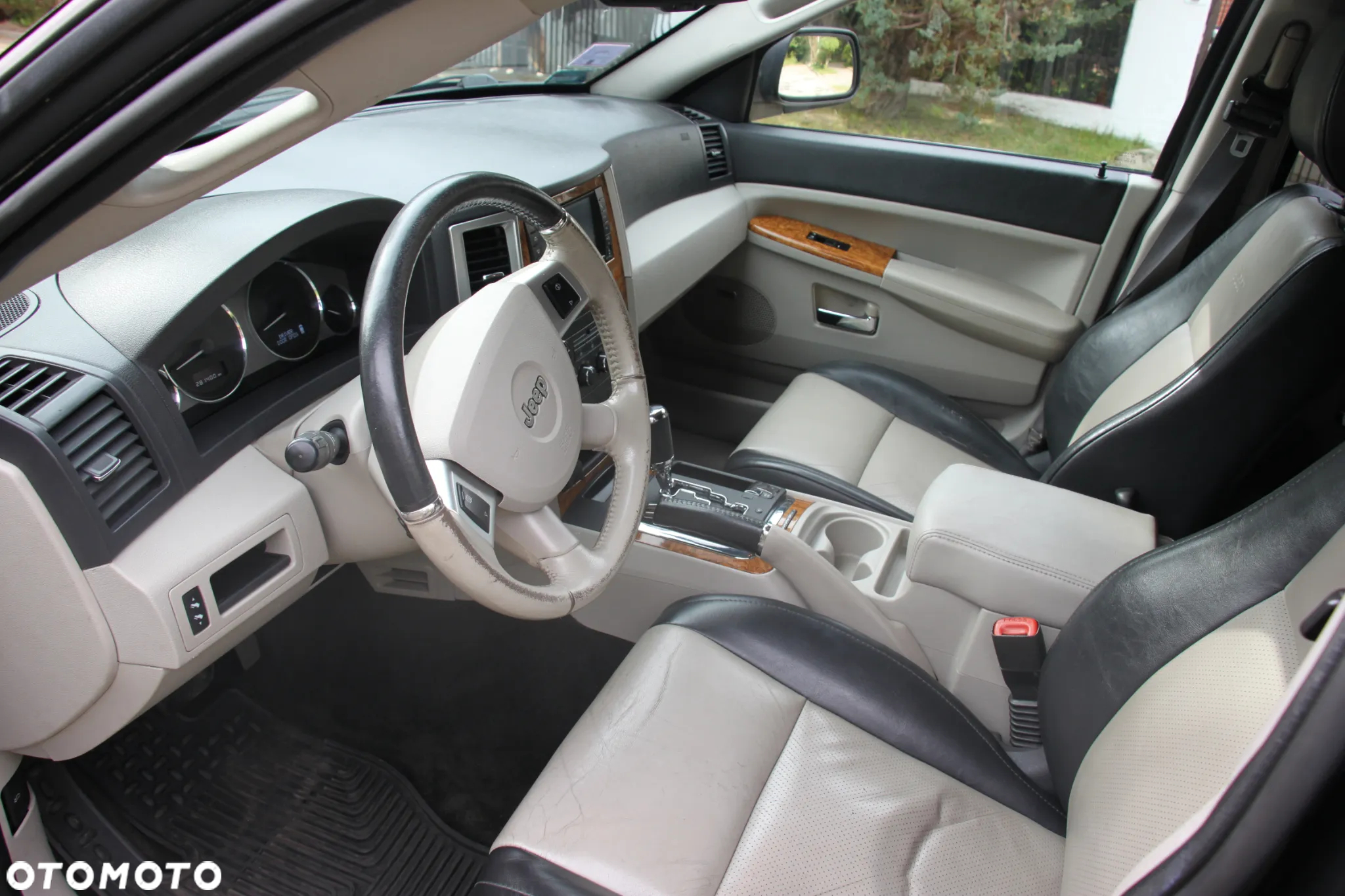 Jeep Grand Cherokee - 8
