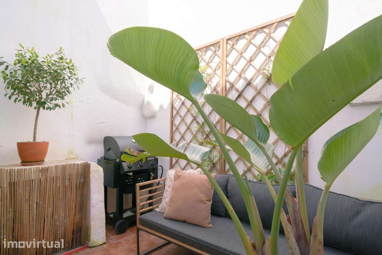 CHARMOSA CASA GEMINADA DE 3 QUARTOS E 2 c.BANHO NO CENTRO DA VILA DE B - Grande imagem: 3/26