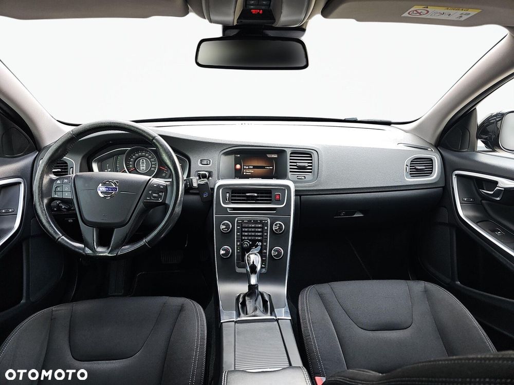 Volvo V60 Cross Country - 13
