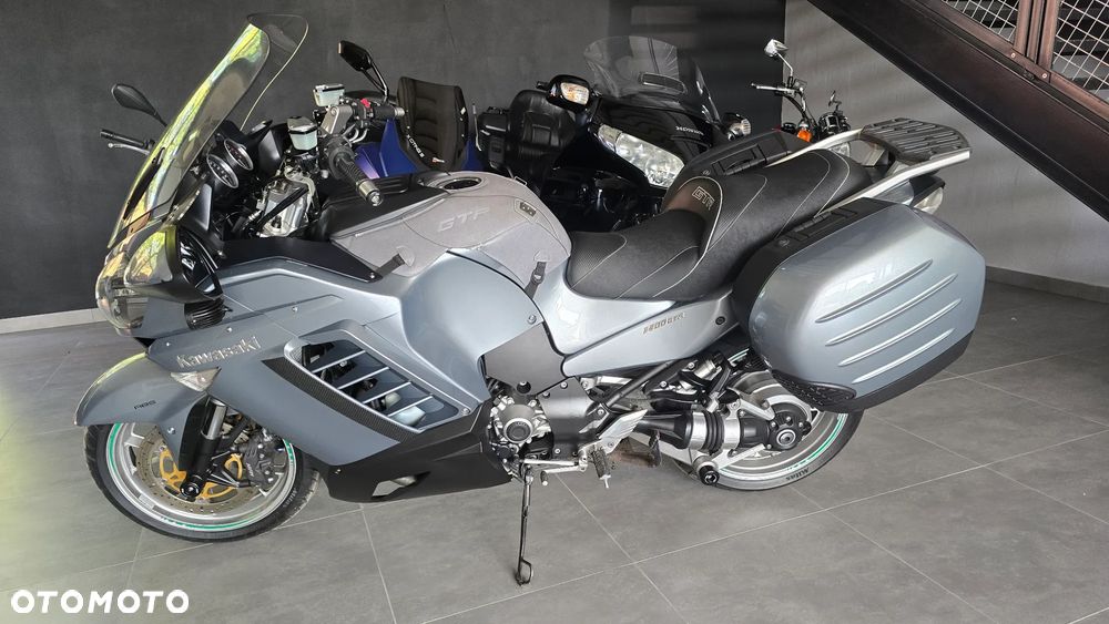 Kawasaki GTR - 2