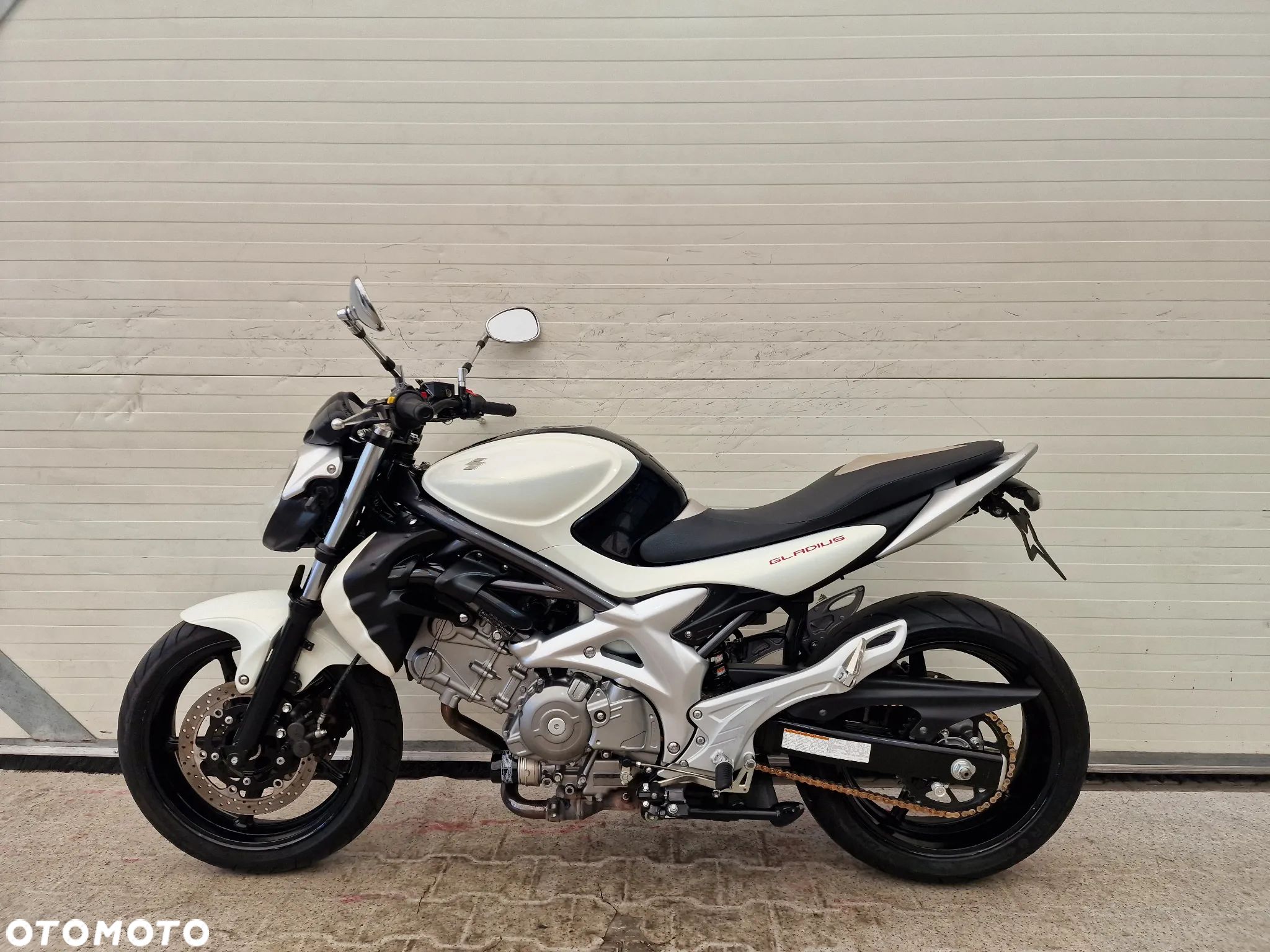 Suzuki Gladius - 1