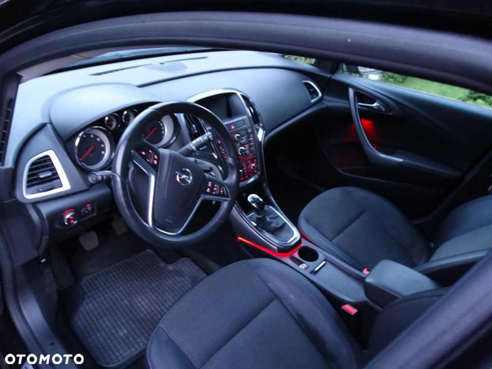 Opel Astra 1.4 Turbo Cosmo - 12