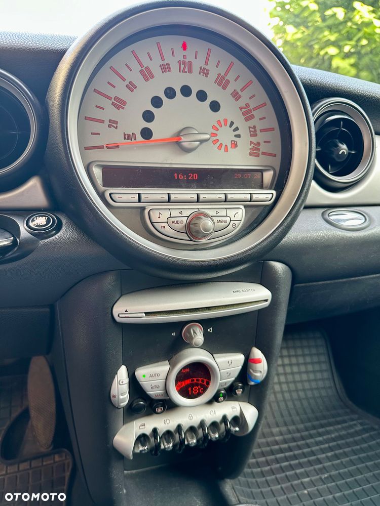 MINI Cooper Standard - 13