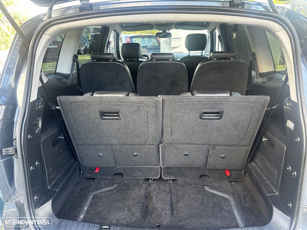 Ford S-Max 2.0 TDCi Titanium 7L - 37