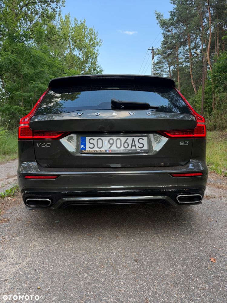 Volvo V60 B3 B R-Design - 5
