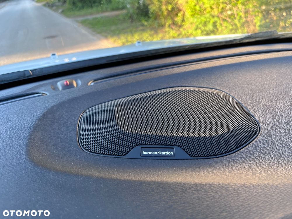 Volvo V40 T3 Drive-E R-Design Momentum - 12
