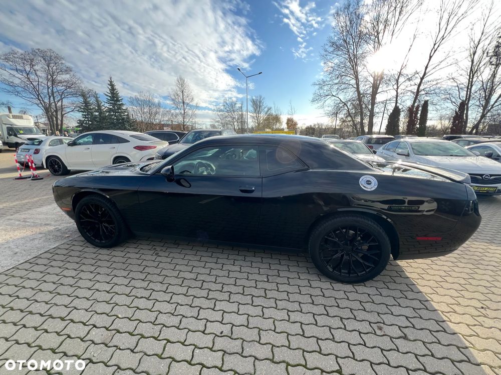 Dodge Challenger - 6