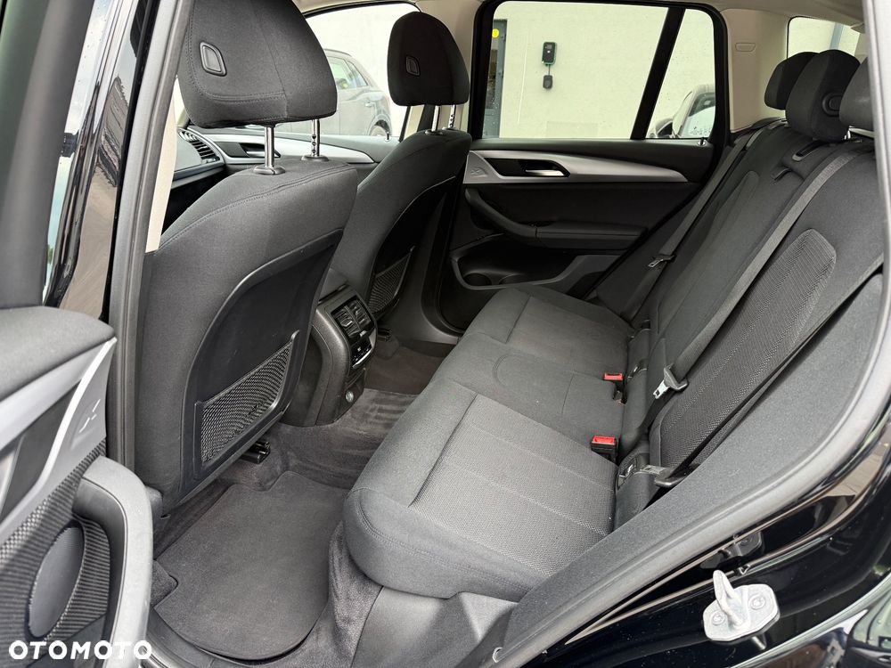 BMW X3 xDrive20i Advantage - 20