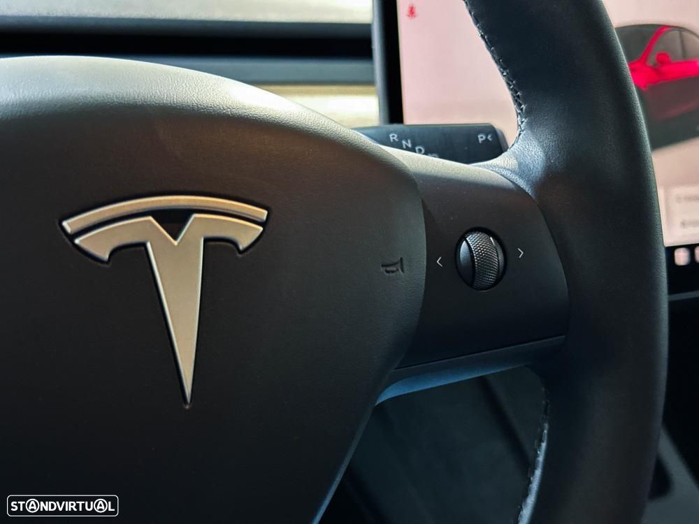 Tesla Model Y Performance Dual Motor AWD — fotografia 43