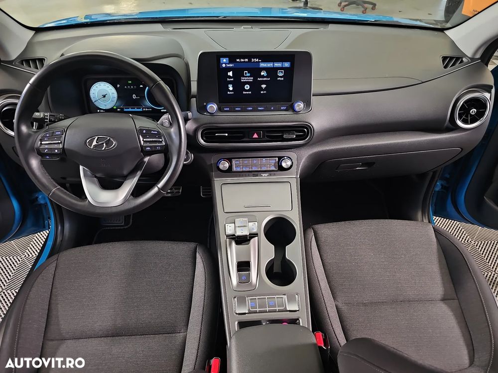 Hyundai KONA - 10