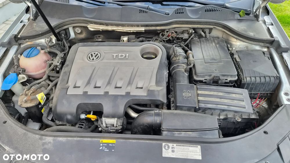 Volkswagen Passat 2.0 TDI 4Motion BlueMotion Technol Business Edition - 16