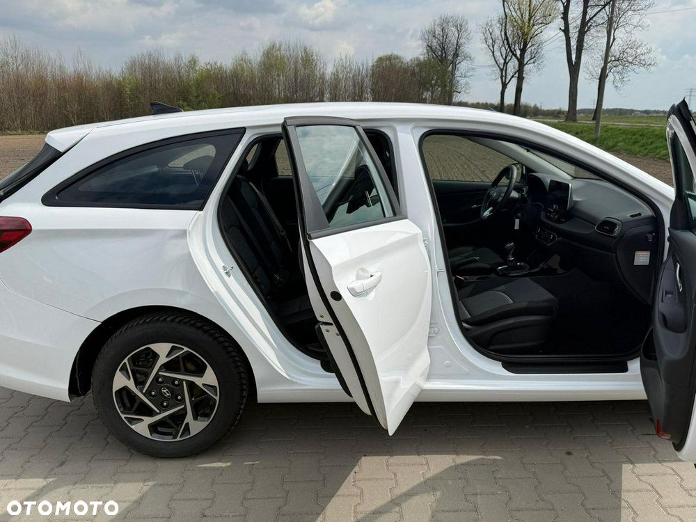 Hyundai i30 1.5 T-GDI 48V Smart - 11