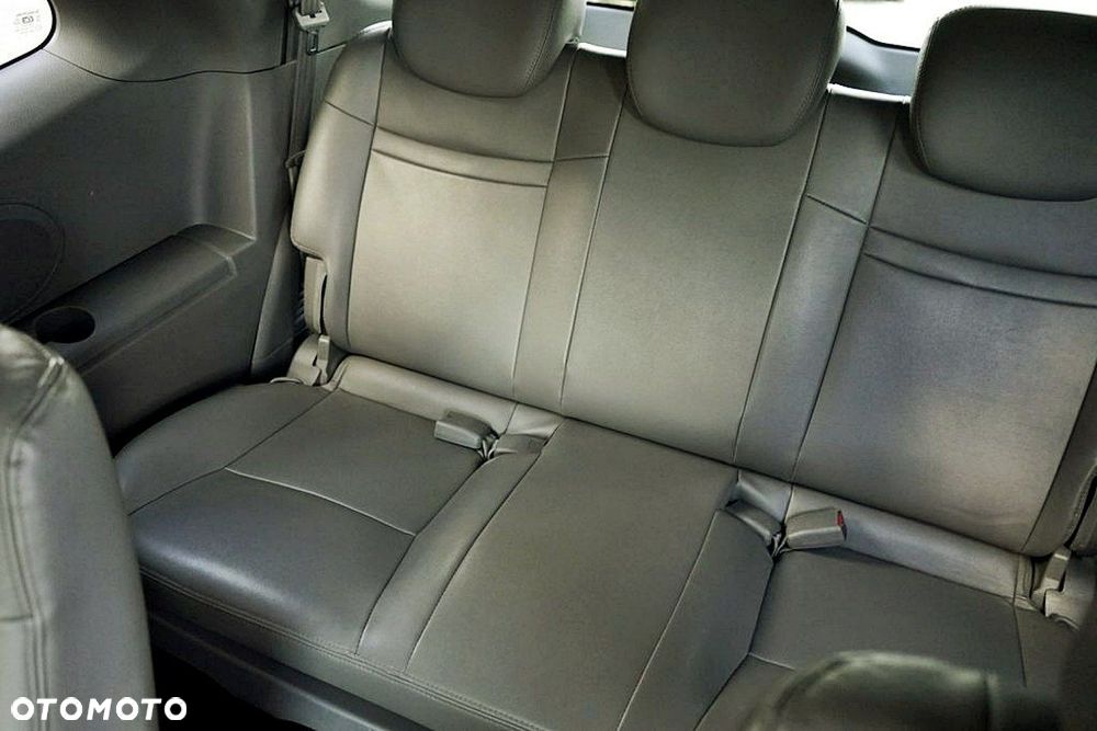 SsangYong/KGM Rodius - 24