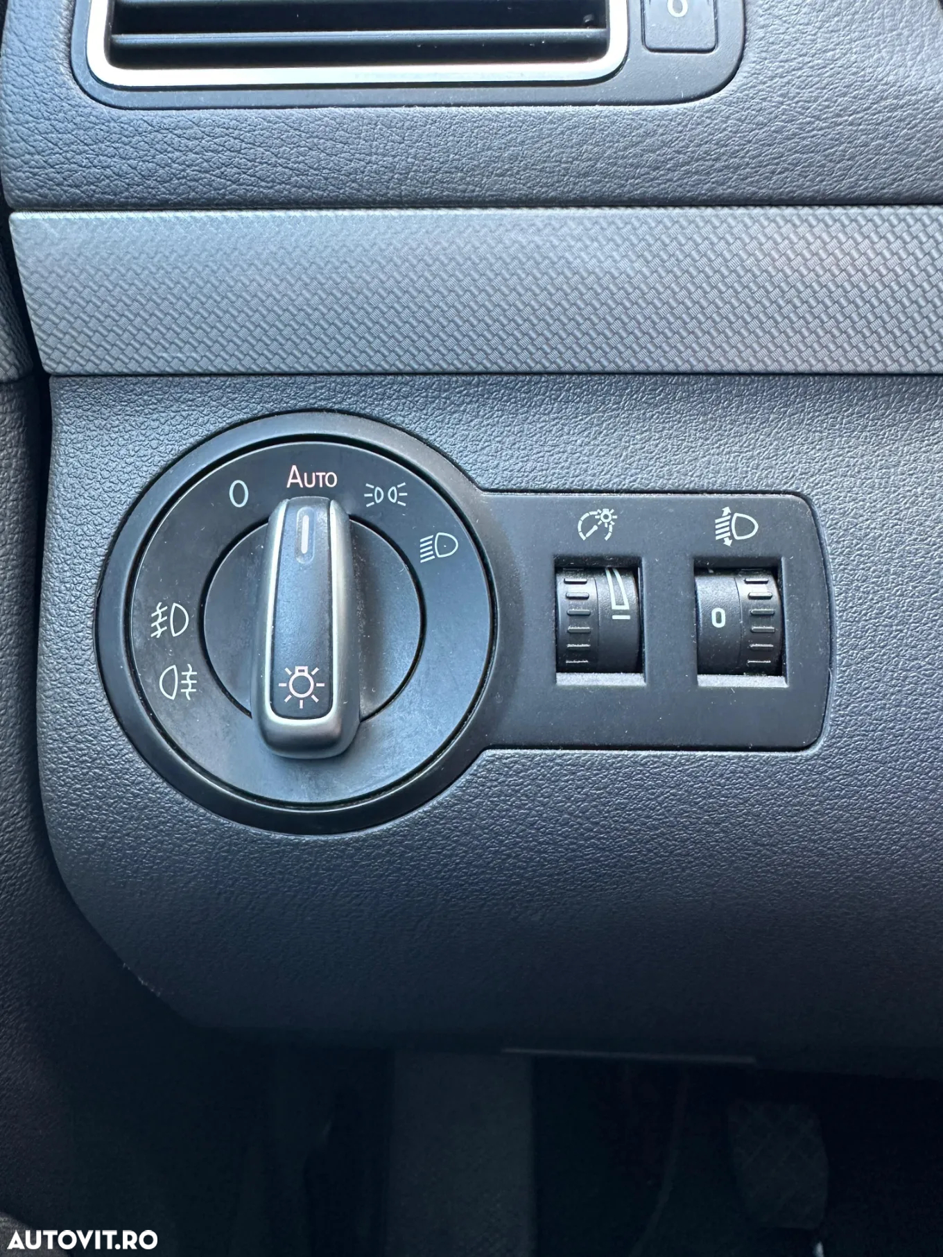 Volkswagen Touran 1.6 TDI DPF MATCH - 10