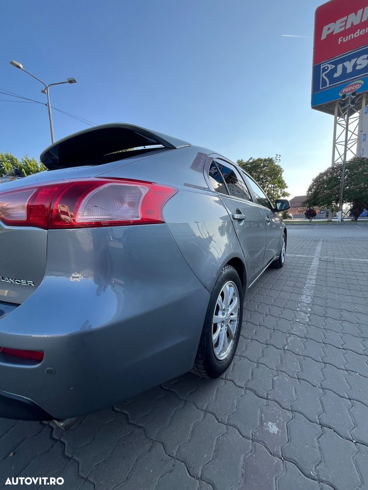 Mitsubishi Lancer - 6