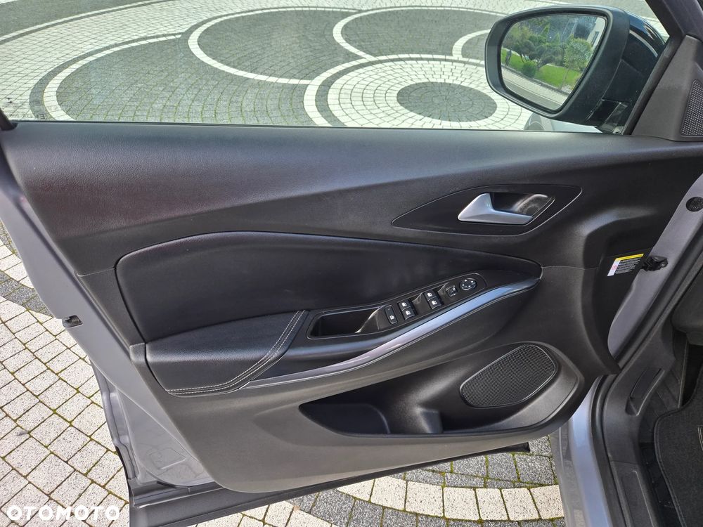 Opel Grandland X 1.2 T GPF Design Line S&S - 8
