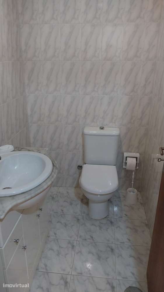 Apartamento T3 com 3 casas de banho e garagem - Grande imagem: 4/8