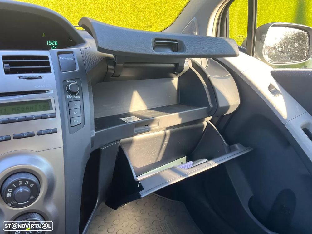 Toyota Yaris 1.4 D-4D Comfort+AC - 20