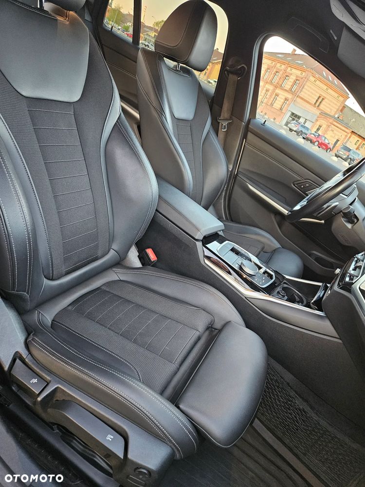 BMW Seria 3 320d Sport Line Shadow - 21