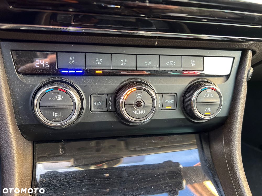 Skoda Superb 2.0 TDI DSG L&K - 22