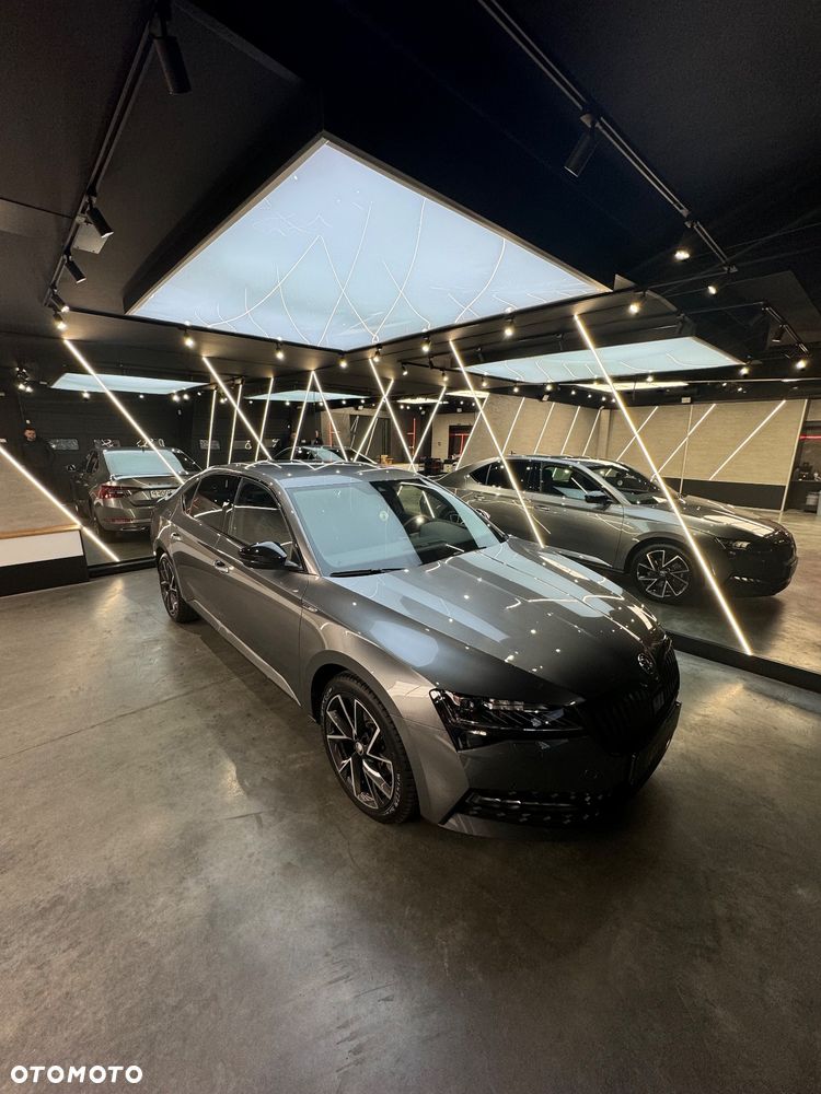 Skoda Superb 2.0 TDI SCR Sportline DSG - 1