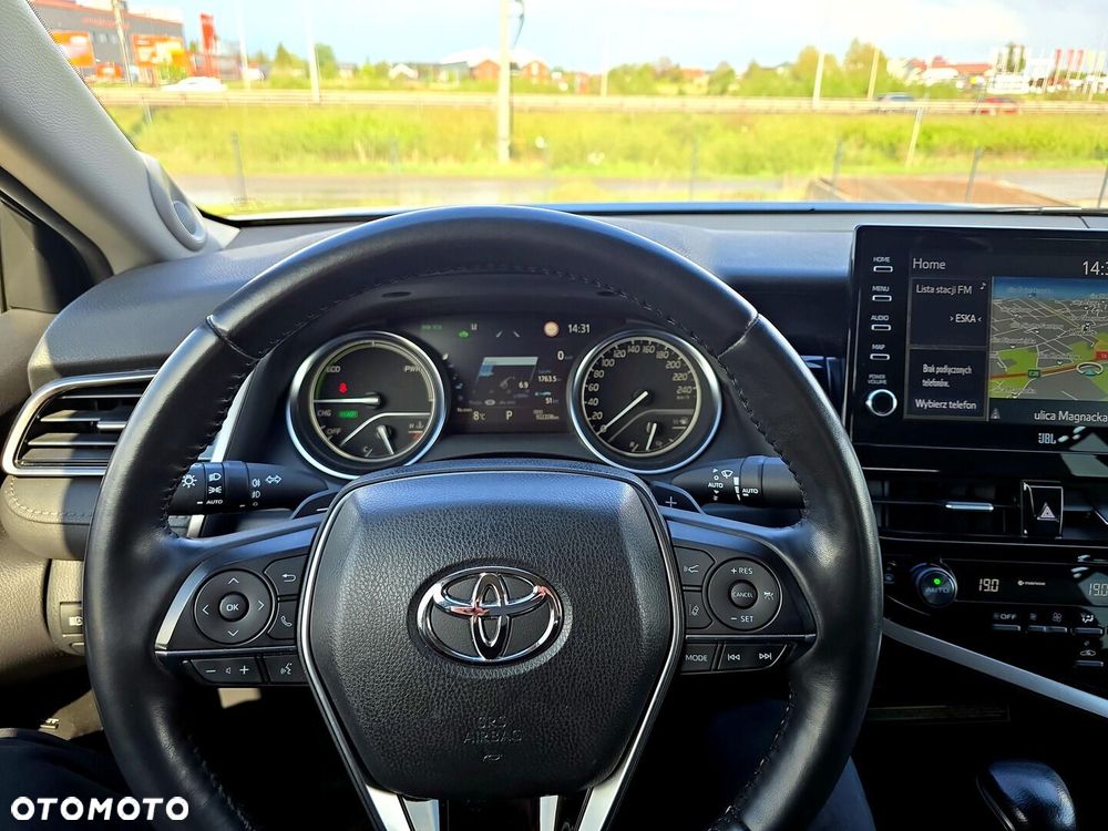 Toyota Camry 2.5 Hybrid Executive CVT - 16