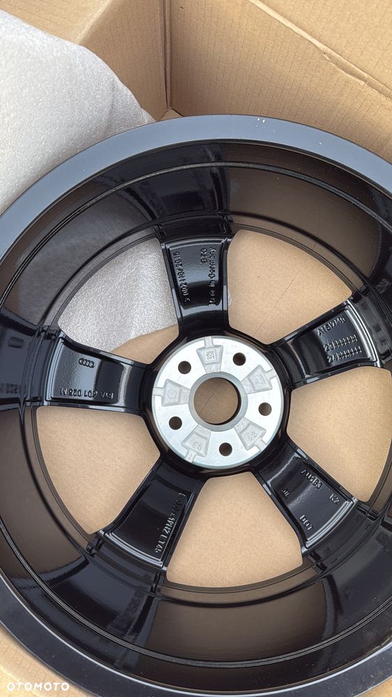 FELGA ALUMINIOWA AUDI Q2 81A SQ2 8,0Jx19 ET45 81A601025M NOWA ORYGINAŁ - 2