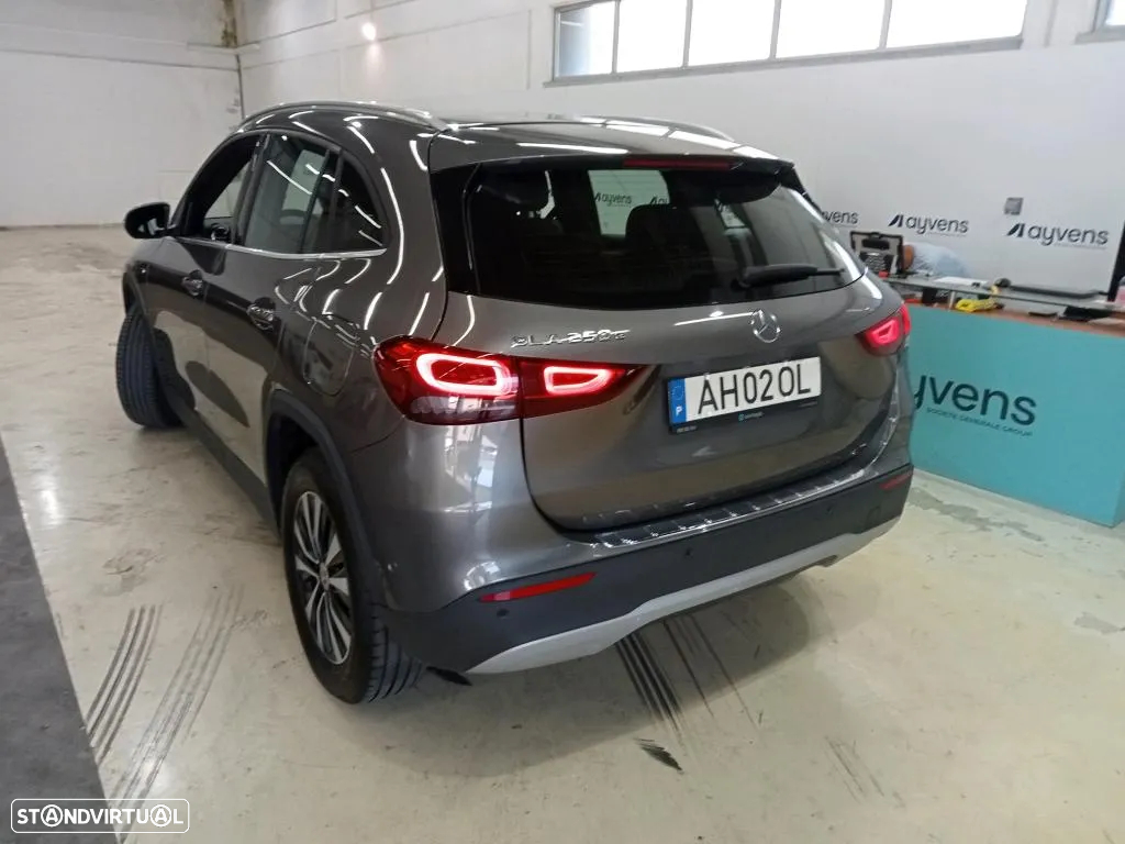 Mercedes-Benz GLA 250 e Style - 2