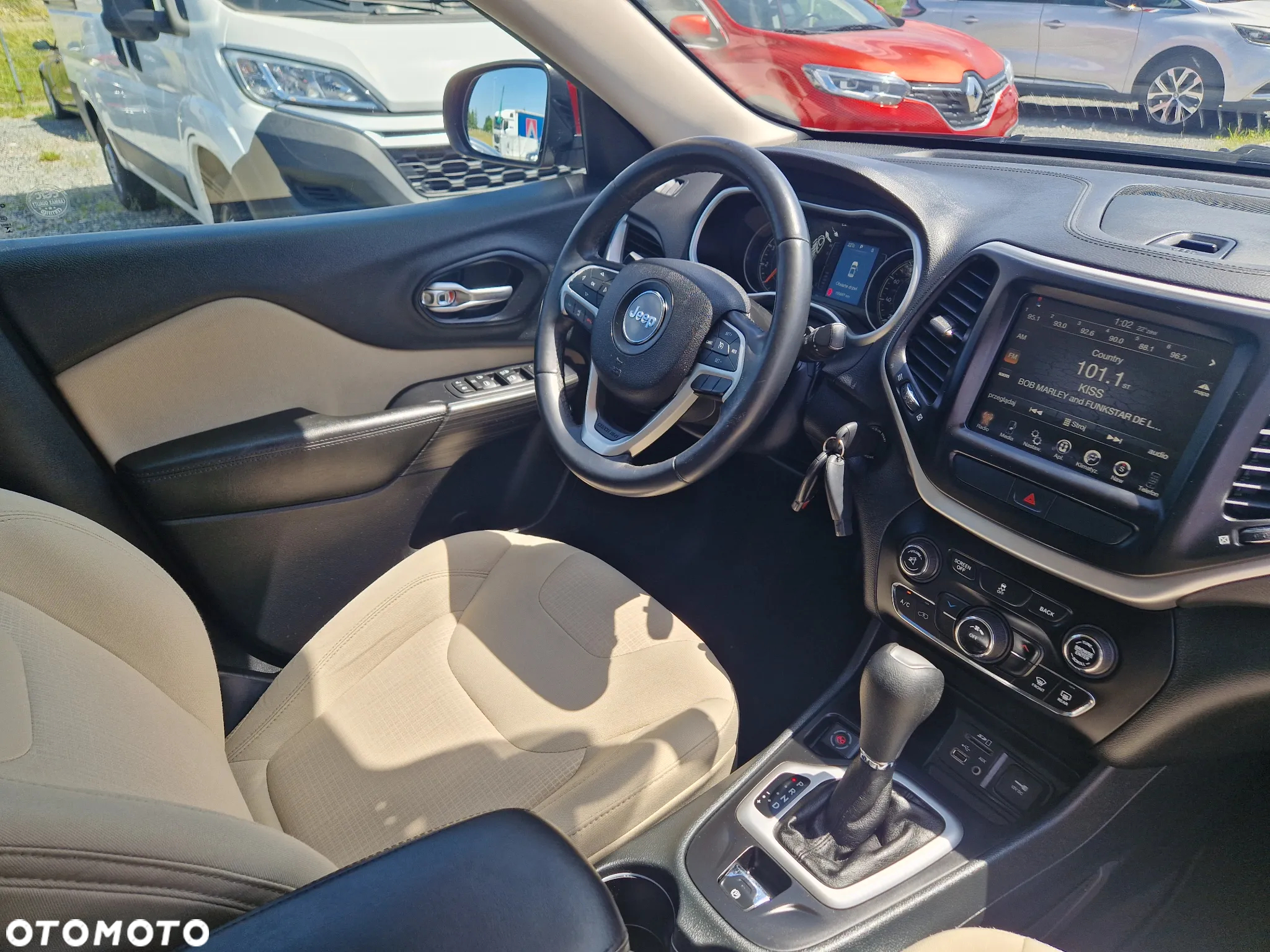 Jeep Cherokee - 29